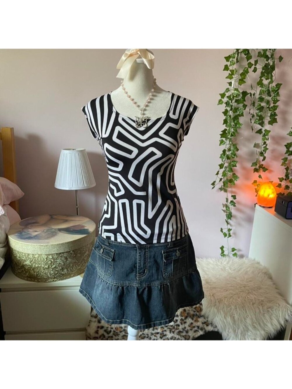 2000s black and white geometric print square neck top